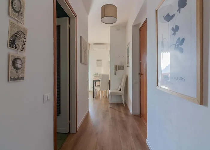 Roberta S Apartman *
